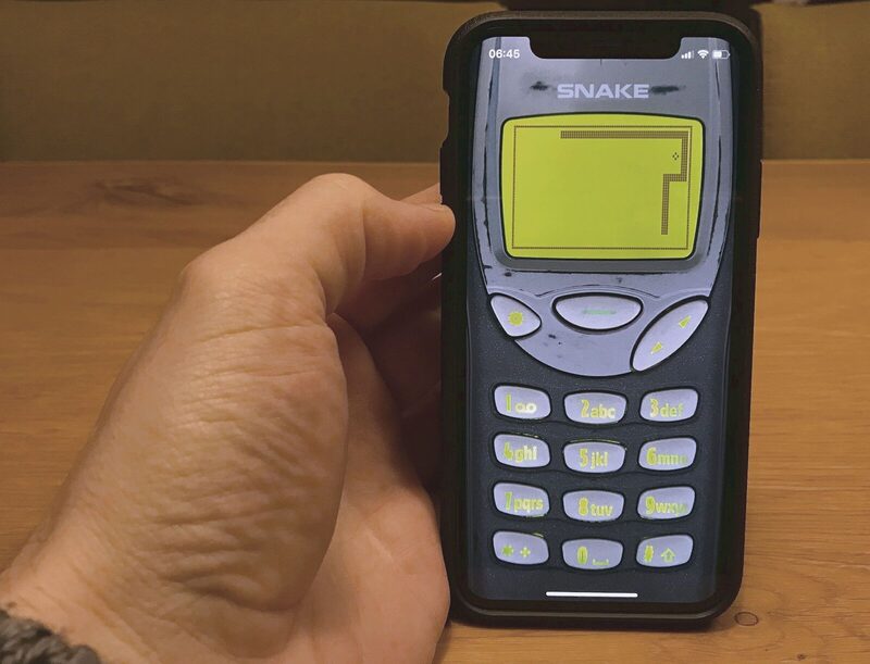Looking and feeling like the retro phone game from the 90s, here on iPhone X